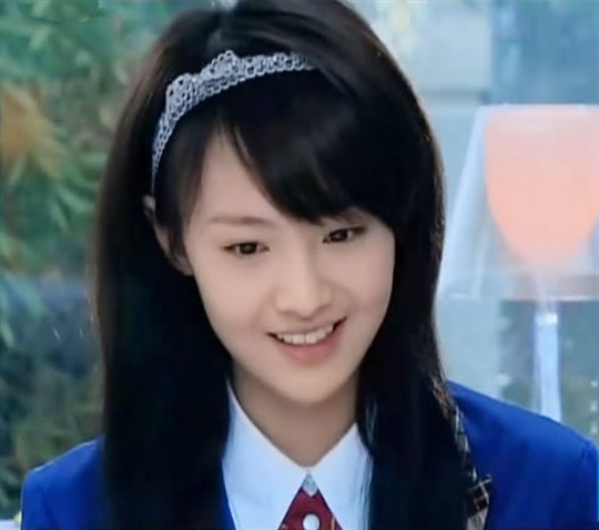 郑爽能否获得王子张翰青睐?郑爽写真清爽可爱